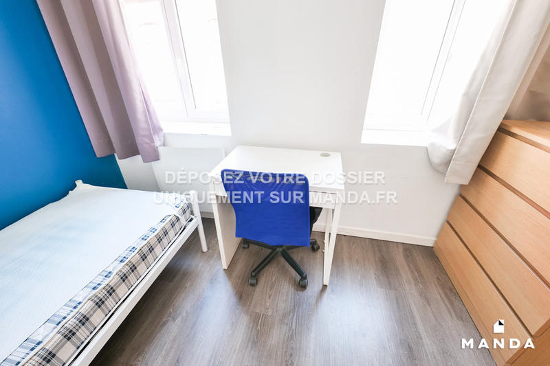 Chambre - 9 m² - 6 pièces