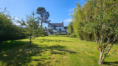 Maison - 198 m² - 10 pièces