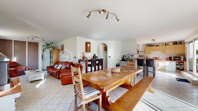 Demeure - 180 m² - 5 pièces