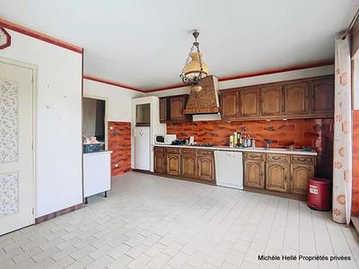 Maison - 210 m² - 7 pièces