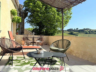 Maison - 238 m² - 9 pièces