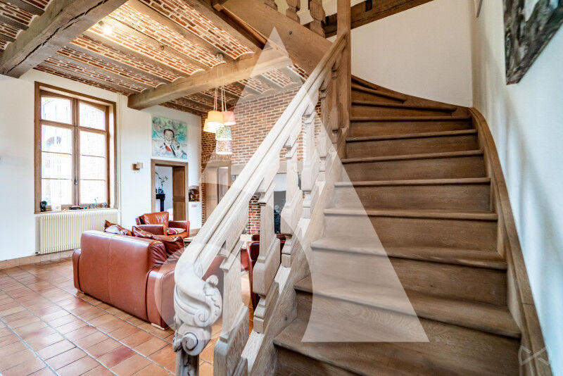 Maison - 581 m² - 21 pièces