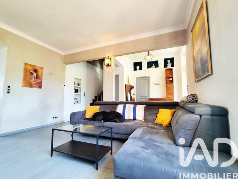 Maison - 230 m² - 8 pièces