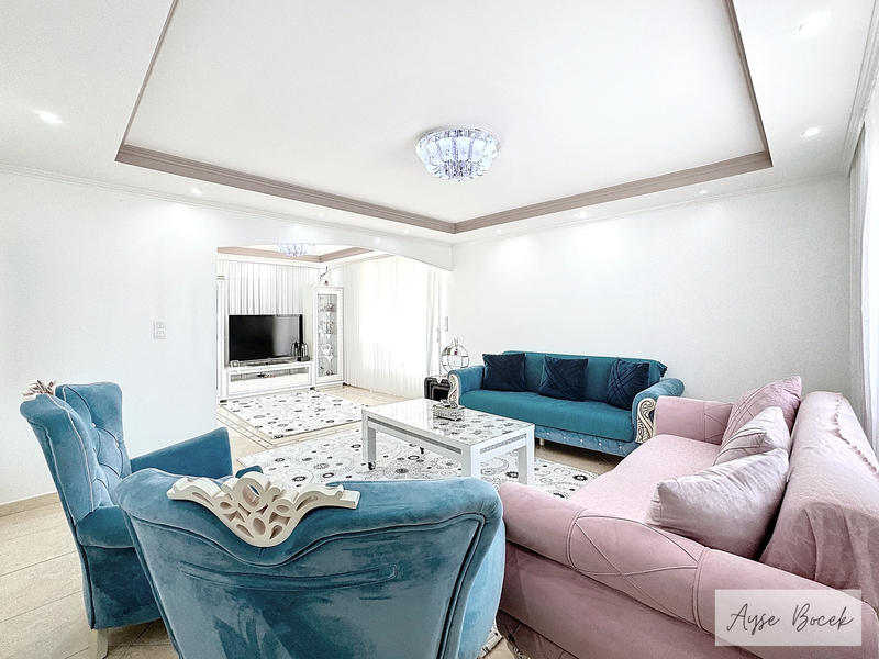 Maison - 200 m² - 10 pièces