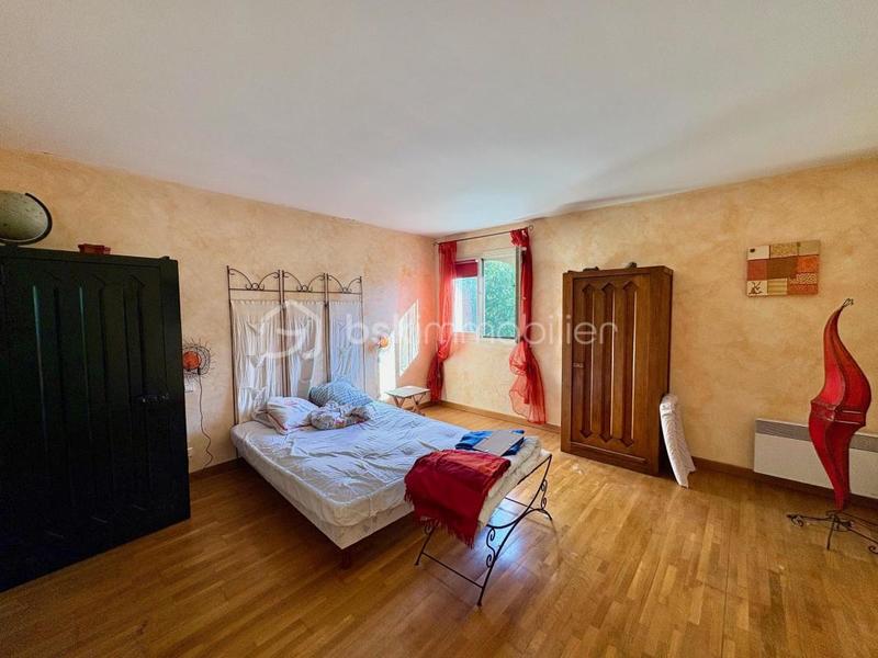 Maison traditionnelle - 225 m² - 6 pièces