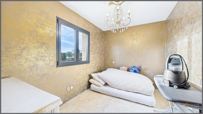 Maison - 101 m² - 6 pièces