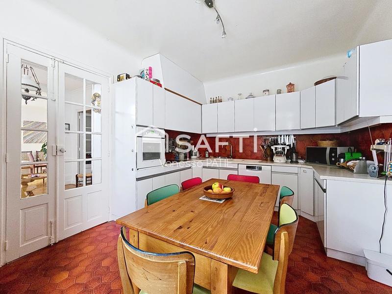 Villa - 212 m² - 11 pièces