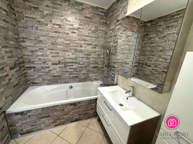 Appartement - 60 m² - 3 pièces