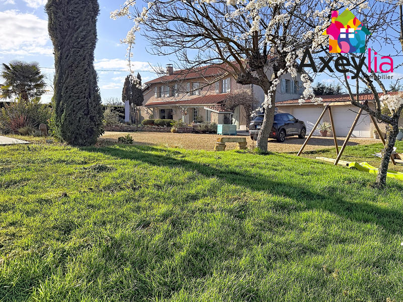 Maison - 200 m² - 7 pièces