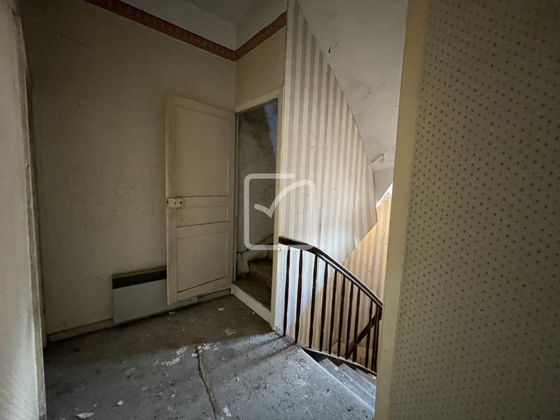 Maison - 230 m² - 9 pièces