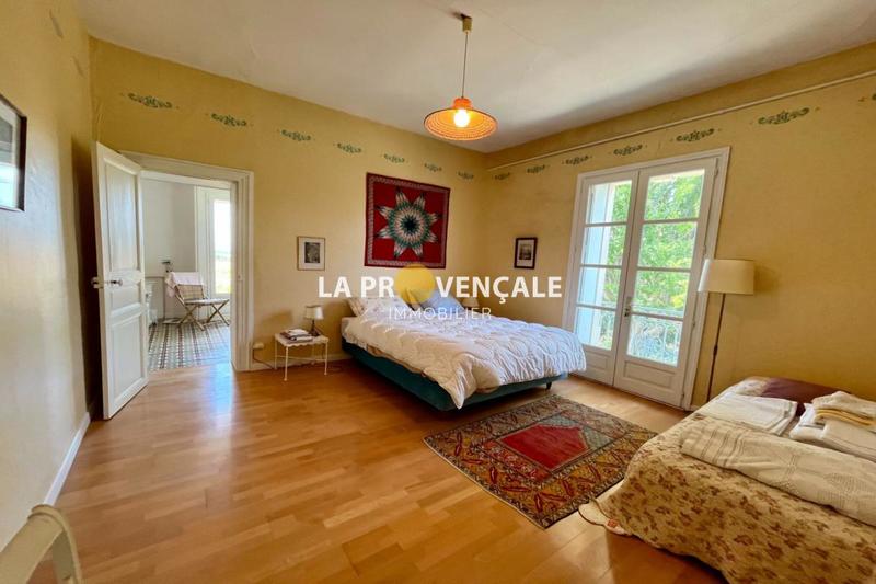 Demeure - 265 m² - 8 pièces