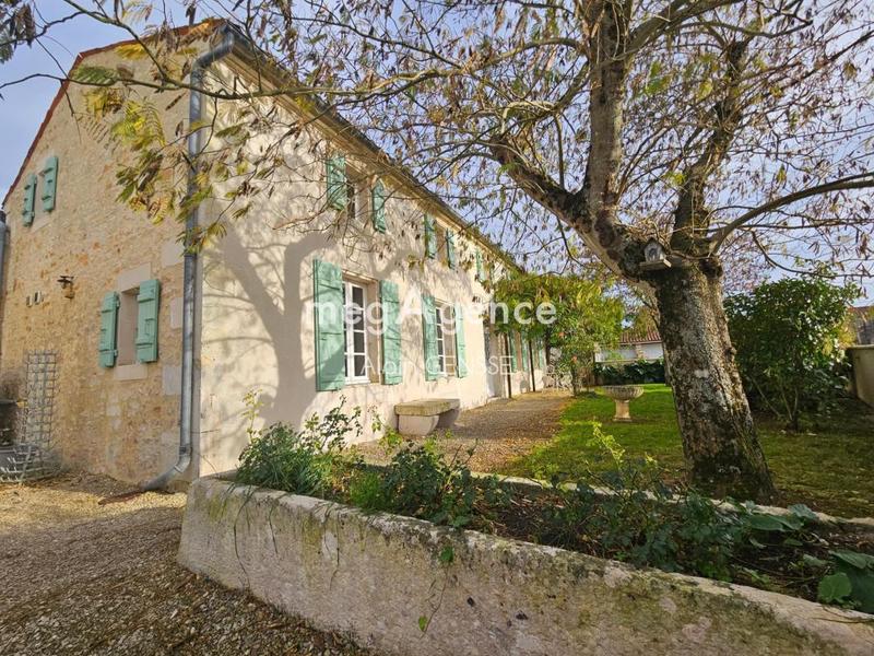 Maison - 295 m² - 8 pièces