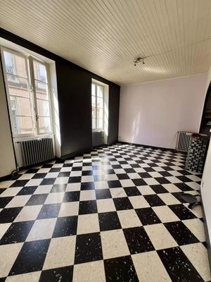 Appartement - 90 m² - 4 pièces