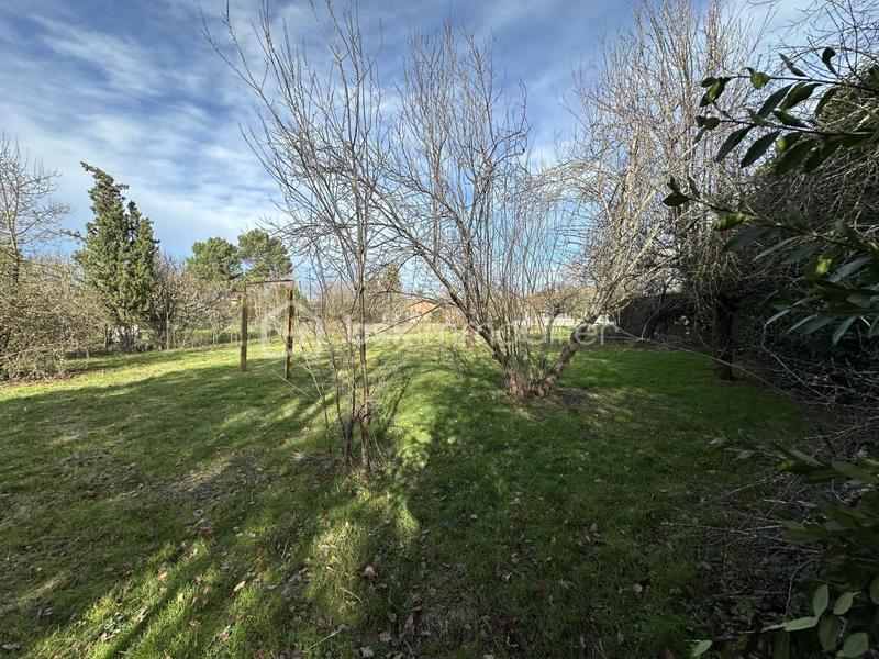 Terrain constructible - 1 150 m²