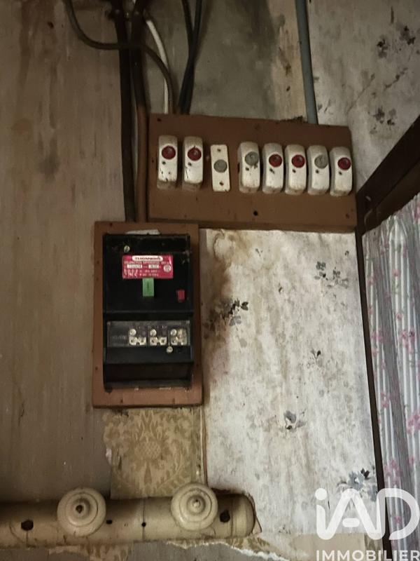 Maison - 219 m² - 8 pièces