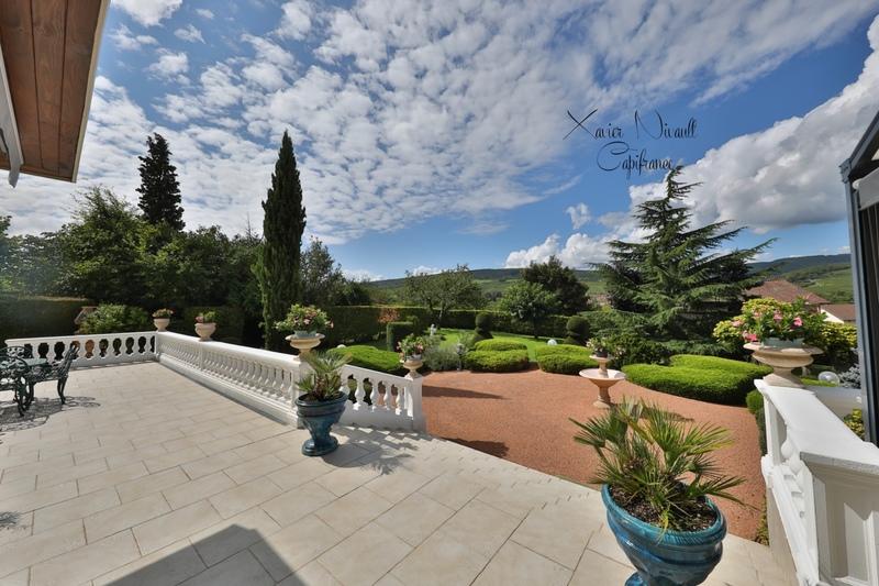 Maison - 238 m² - 6 pièces