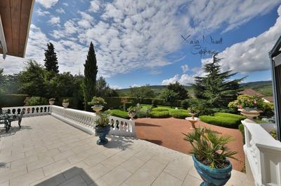 Maison - 238 m² - 6 pièces