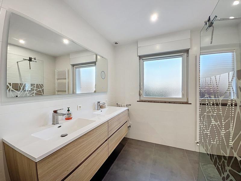 Maison contemporaine - 116 m² - 6 pièces