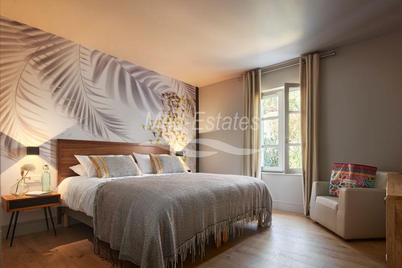 Villa - 550 m² - 10 pièces