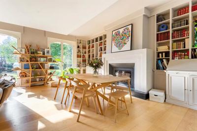 Maison - 309 m² - 9 pièces