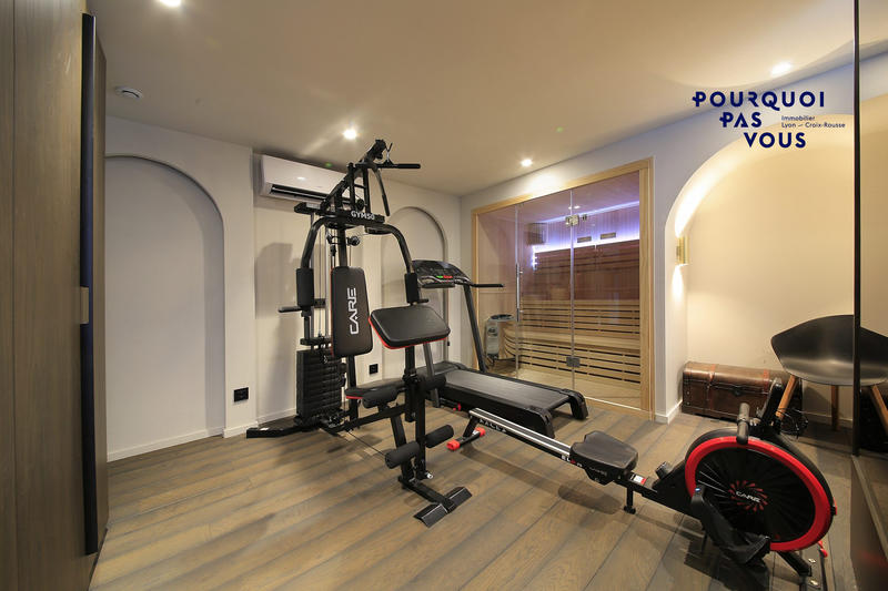 Maison - 360 m² - 6 pièces