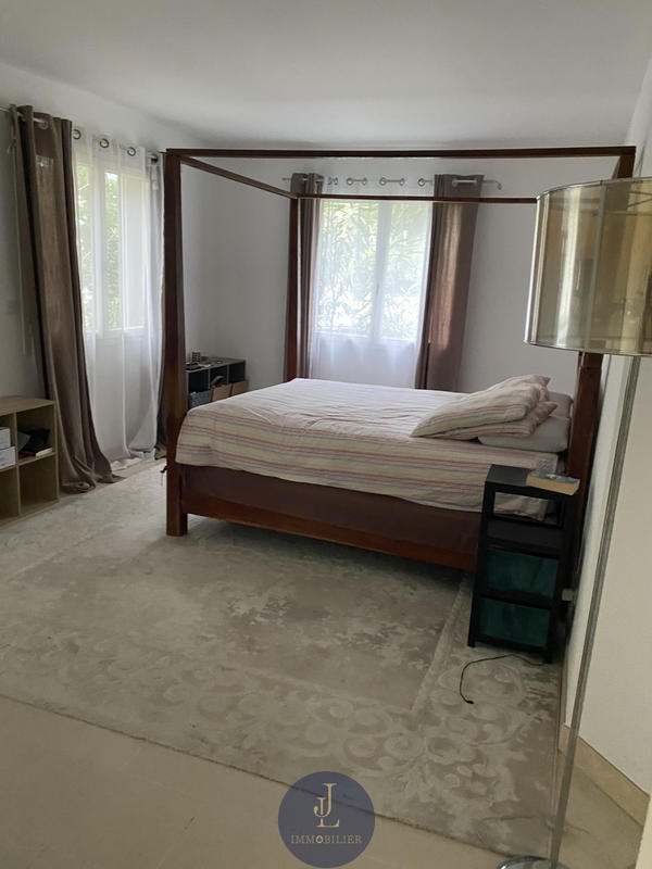 Villa - 260 m² - 6 pièces