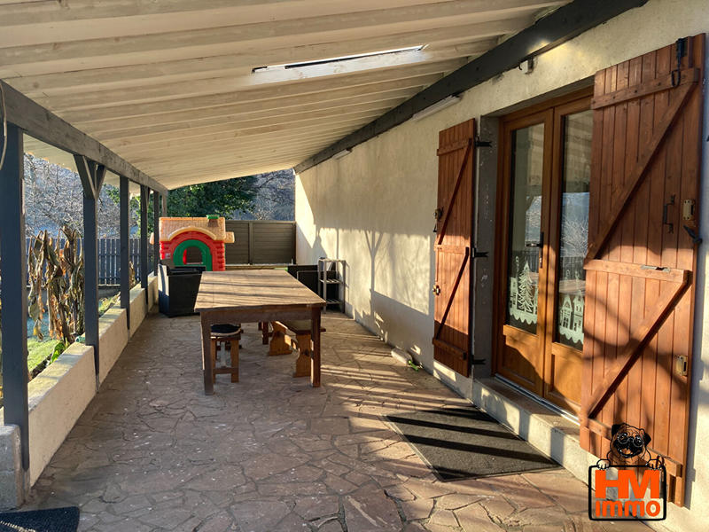 Maison - 235 m² - 8 pièces