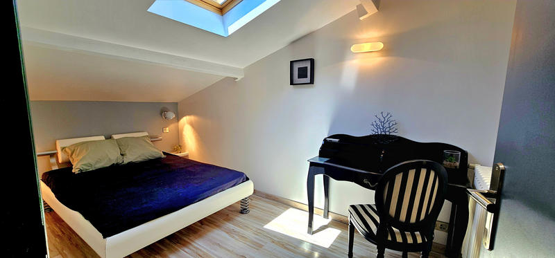 Maison - 250 m² - 10 pièces