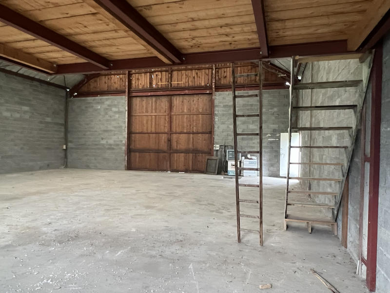 Local d'activités - 200 m²