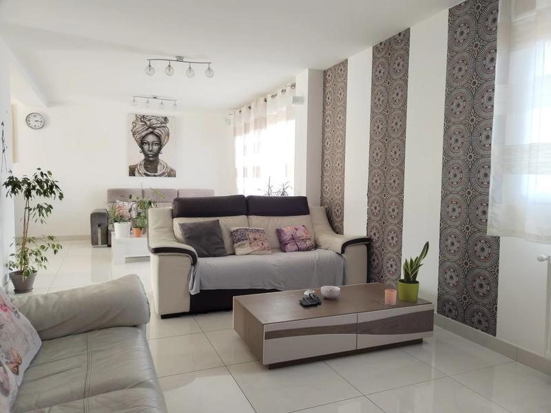 Maison - 140 m² - 8 pièces