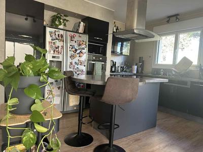 Maison - 97 m² - 5 pièces