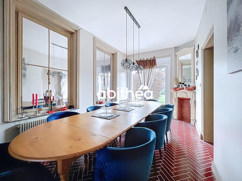 Maison - 380 m² - 13 pièces