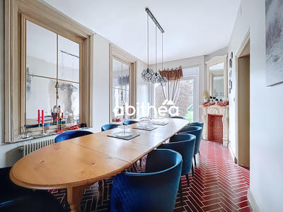 Maison - 380 m² - 13 pièces