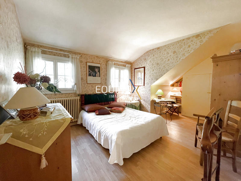 Villa - 171 m² - 9 pièces