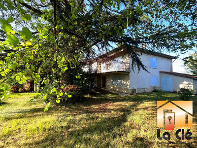 Maison - 218 m² - 7 pièces