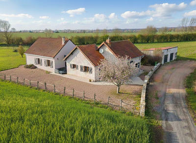 Maison - 210 m² - 7 pièces