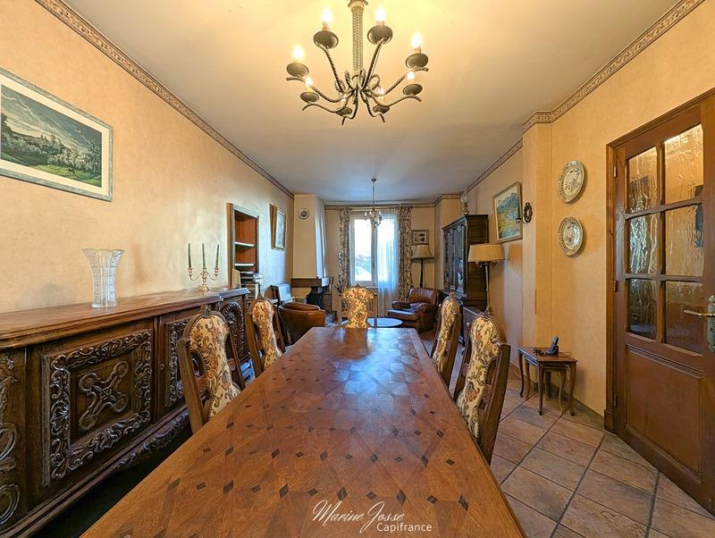 Maison - 186 m² - 7 pièces