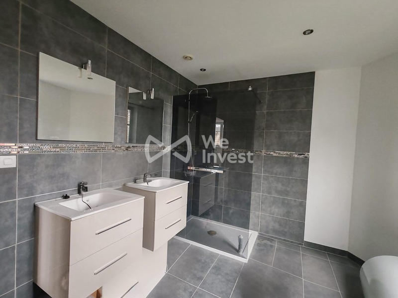 Maison - 210 m² - 9 pièces