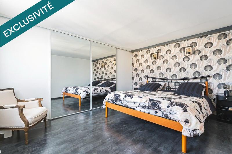 Maison - 267 m² - 10 pièces