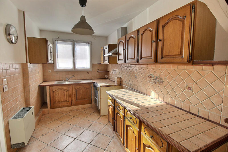 Maison - 94 m² - 6 pièces