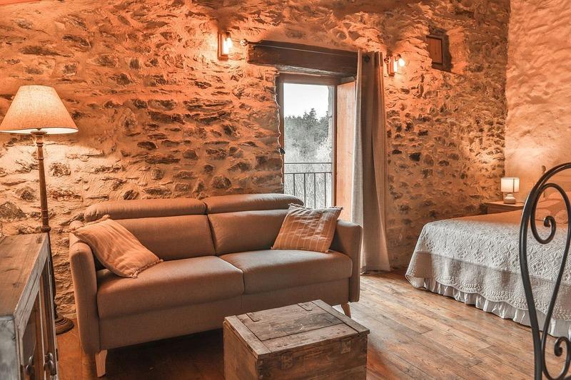 Propriété - 900 m² - 20 pièces