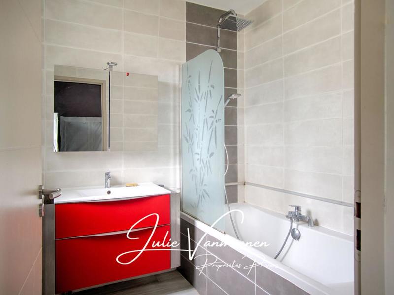 Maison - 250 m² - 7 pièces