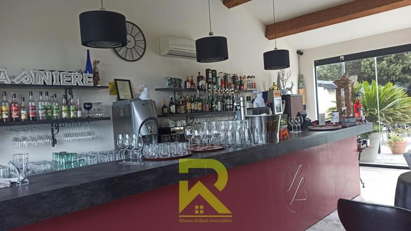 Propriété - 211 m² - 6 pièces