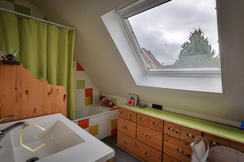 Maison - 90 m² - 5 pièces