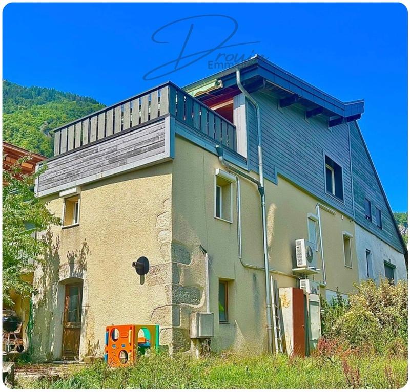 Maison - 140 m² - 7 pièces
