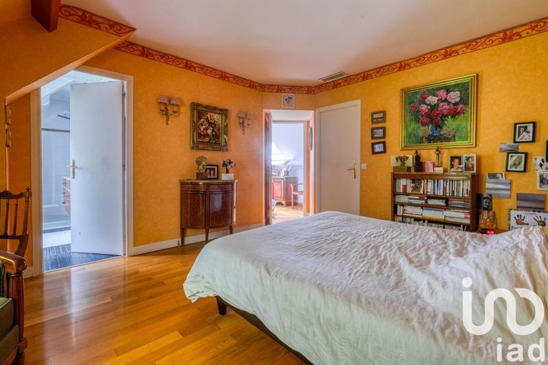 Maison - 250 m² - 5 pièces