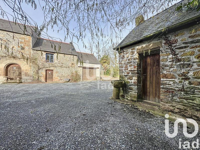 Maison - 220 m² - 5 pièces