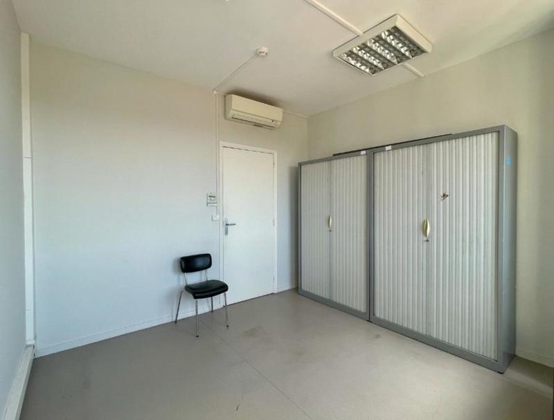 Bureau - 421 m² - 22 pièces