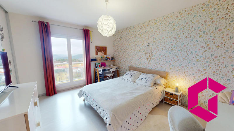 Maison - 181 m² - 5 pièces