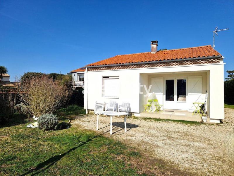 Maison - 170 m² - 9 pièces